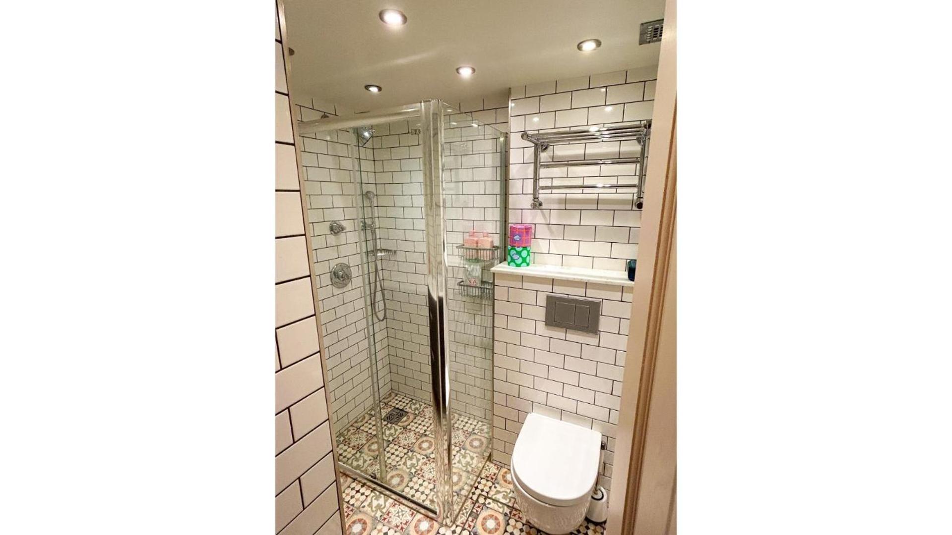 Unique 1bd With Large Private Patio Queen's Park